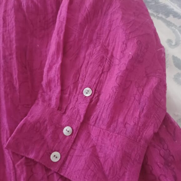 Chico’s Size XL Button Front Blouse Magenta Floral Burnout 3/4 Sleeve Top - Picture 3 of 6